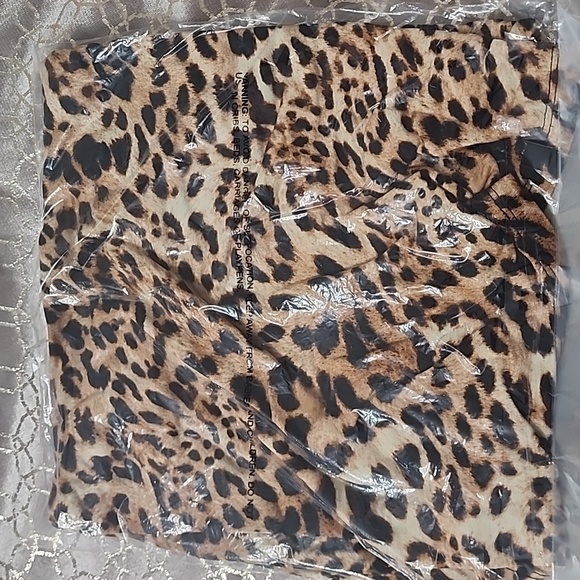 INC XL Cheetah Print Long Sleeve Top - Picture 2 of 3
